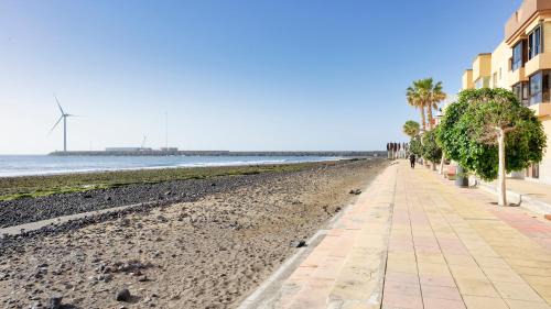 Playa de Arinaga Apartment | Discover Armonía Beach 15: Guest Rated 8.9/10