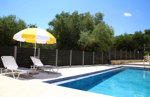 Laganas Hotel | Discover Armonia Rooms: Family-Friendly with a Pool