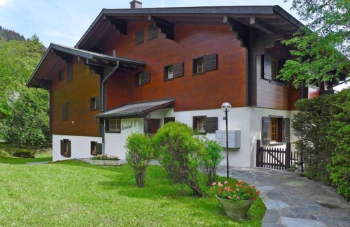 Villars-sur-Ollon Apartment | Scenic Armorial II Apartment with Spa & Lake View