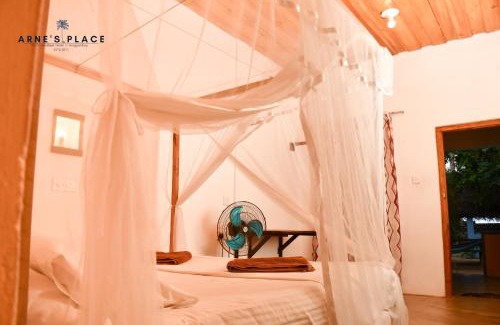 Pottuvil Division 2 House | Discover Arne's Place: Oceanfront Retreat with Spa Amenities