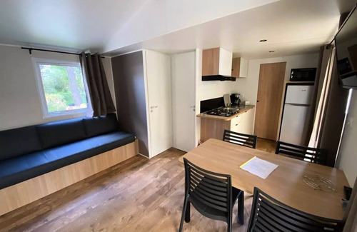 Villeneuve-les-Maguelone House | Discover Comfort at Campsite Domaine de l'Arnel Mobile Home