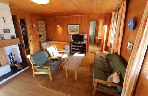 Chateau-d'Oex Apartment | Pet-Friendly Retreat at Arnica 1 with Family Amenities