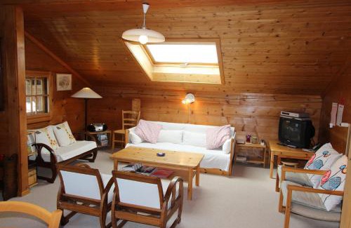 Chateau-d'Oex Apartment | Family-Friendly Escape at Arnica 2 with a 9.1 Rating