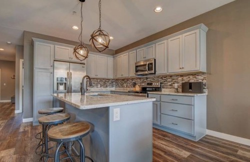 Milford Condo | Premier 2 Bedroom Condo at Arnold's Park, Steps from Fun!
