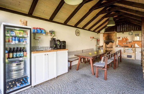 Arnoltice u Decina Apartment | Relax at Arnoltice 9: Family-Friendly Retreat with Spa