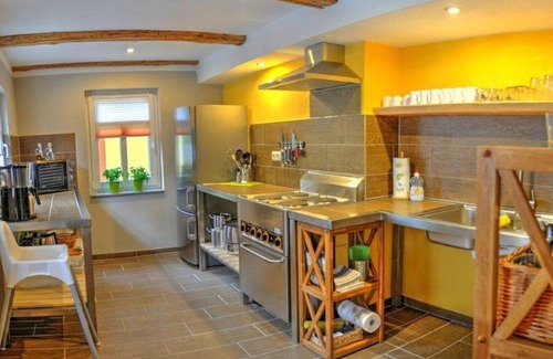 Sebnitz Apartment | Arnsteiner Hütte: Pet Friendly Retreat with Ocean Views