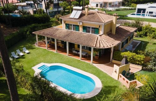 Charneca de Caparica e Sobreda Villa | Experience Aroeira Villa: Oceanfront Bliss with Golf Access