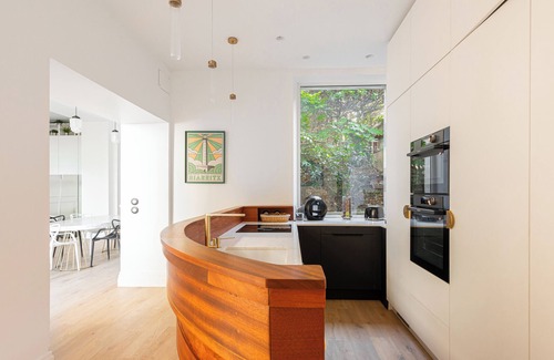 Behobie Apartment | AROHA Apt with terrasse and sea view in Biarritz