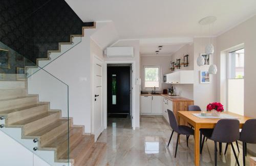 Debki House | Experience AROMA DĘBKI: Year-Round Family Retreat