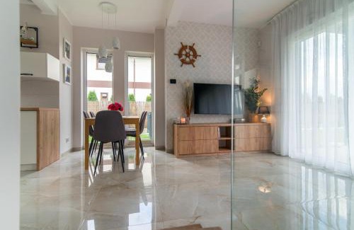 Debki House | Experience AROMA DĘBKI: Year-Round Family Retreat