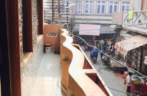 Amritsar Bed & Breakfast | Inviting Aroras BnB: Breakfast Included & Family Friendly
