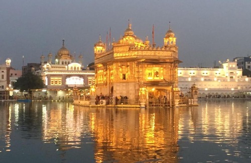 Amritsar Bed & Breakfast | Inviting Aroras BnB: Breakfast Included & Family Friendly