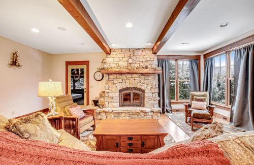 North Creek House | Discover Relaxation at Around the Mountains: 4-Star Stay