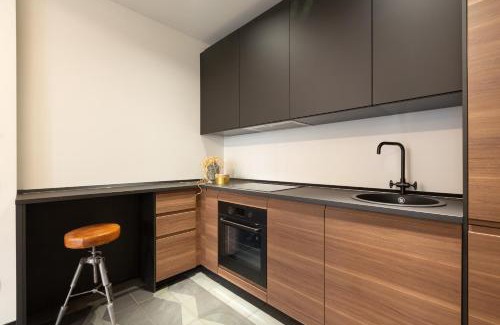 Zona Padova Apartment | Romantic Stay at ARQ14 Near Duomo-Loreto - Family & Pet Friendly