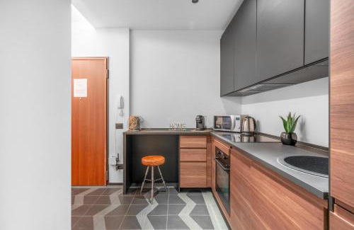 Zona Padova Apartment | Romantic Stay at ARQ14 Near Duomo-Loreto - Family & Pet Friendly