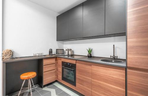 Zona Padova Apartment | Romantic Stay at ARQ14 Near Duomo-Loreto - Family & Pet Friendly