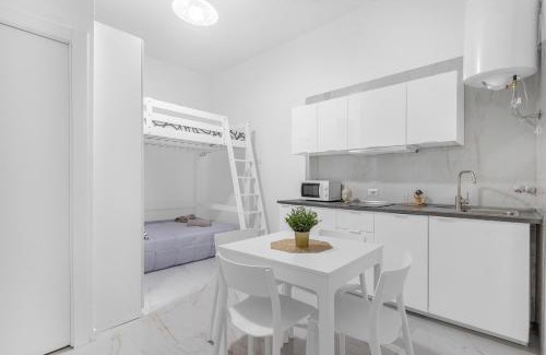 Zona Padova Apartment | ARQ16 - Duomo-Loreto - Central - Modern