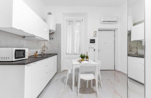 Zona Padova Apartment | ARQ16 - Duomo-Loreto - Central - Modern
