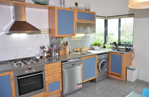 Quinta do Anjo Villa | Relaxing Palmela Vacation House with Private Pool Access