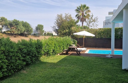 Quinta do Anjo Villa | Relaxing Palmela Vacation House with Private Pool Access