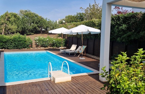 Quinta do Anjo Villa | Relaxing Palmela Vacation House with Private Pool Access