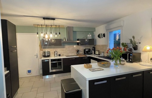 Arradon House | Inviting 3-Bedroom Home in Arradon with Ocean Views