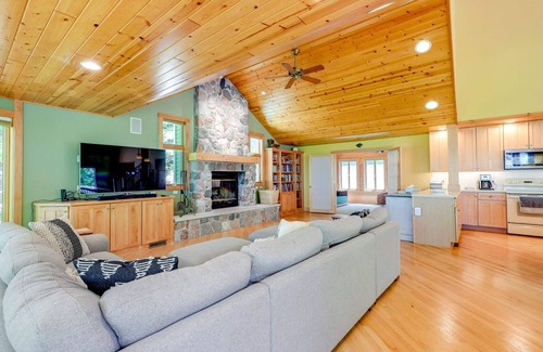 Shelby House | Pet-Friendly Lake Michigan Beach House with Ocean Views