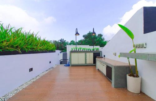 Oro Oro Ombo Villa | Private Pool & Rooftop Oasis at Arrayan B4 Retreat