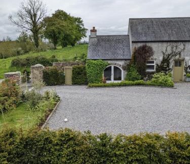 Thomastown House | Arrigle Cottage