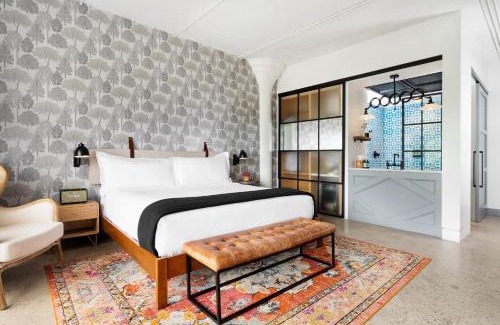 South Main Historic District Hotel | Experience ARRIVE Memphis: Pet-Friendly & Rated 9.2/10