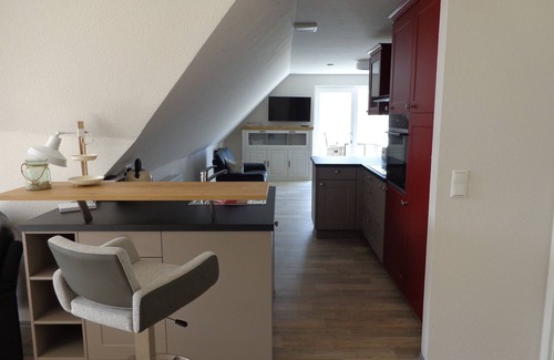 Lindaunis House | Serene Apartment with Lake Access & Private Garden View
