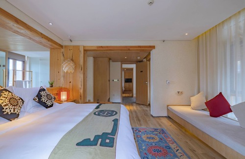 Shuhe Old Town Hotel | Eco-Friendly Retreat at Arro Khampa by Zinc Journey Lijiang