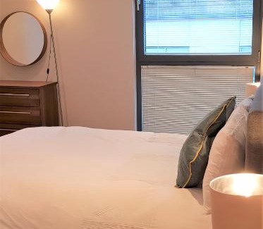 Royal Borough of Kensington and Chelsea Apartment | Inviting Arrondissement Chelsea: 4-Star Stay with Breakfast