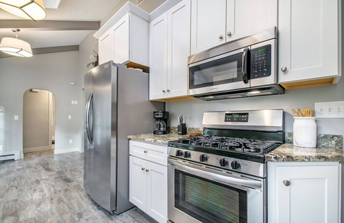 Bristol Cottage | Elevated Retreat at Arrowhead Riverfront - 30 Min to ND Stadium