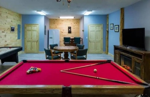 Whittier Cabin | Experience Arrowhead with Starlink: Family-Friendly Retreat