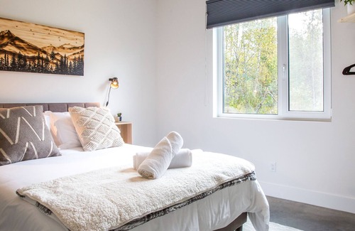 Revelstoke Bed & Breakfast | Arrows Edge Lodge