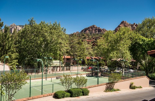 Uptown Sedona Resort | Experience Comfort at Arroyo Roble Resort with Spa & Pool