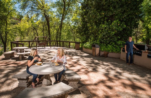 Uptown Sedona Resort | Experience Comfort at Arroyo Roble Resort with Spa & Pool
