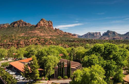 Uptown Sedona Resort | Relaxing Arroyo Roble Resort with Pool & Hot Tub Amenities