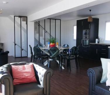 Port-Louis House | Serene ARSAV Vue Mer et Plage with Breathtaking Ocean Views