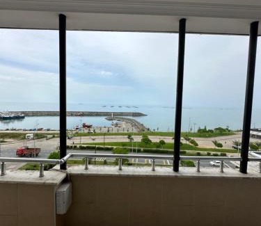 Arsin Apartment | Pet-Friendly ARSİN APART with Ocean View & Hot Tub