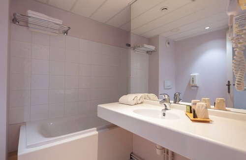 Cohade Hotel | Discover Artémis Hôtel & Spa Bistro: 9/10 Guest Rated Retreat