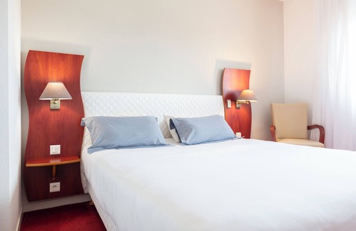 Cohade Hotel | Discover Artémis Hôtel & Spa Bistro: 9/10 Guest Rated Retreat