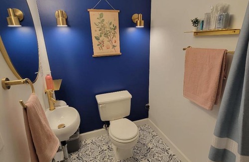 West Washington House | Art and Lodging: Guest Rated 10/10 & Family-Friendly Stay