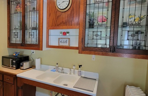 West Washington House | Art and Lodging: Guest Rated 9.8 with Family-Friendly Amenities
