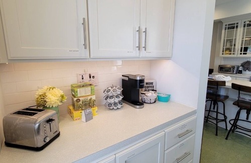 West Washington House | Art and Lodging: Guest Rated 9.8 with Family-Friendly Amenities