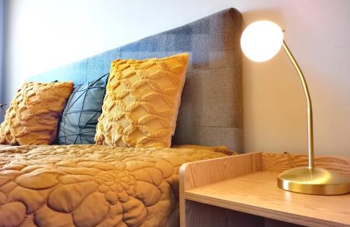 Plauen Apartment | Art ANTON - Stilvolle Wohnung mit Balkon, zentrumsnah