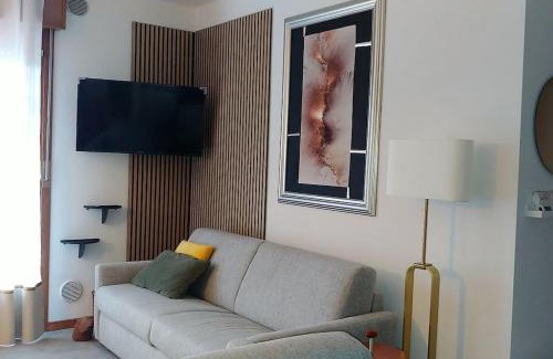 Padova Apartment | Exceptional Ocean View Retreat: Art-Apart LT with Garden