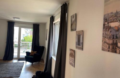Perouse Apartment | Stylish Art Apart Stuttgart: Pet-Friendly & Family Amenities