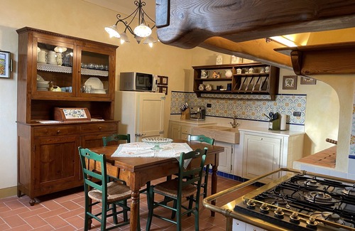Pistoia House | Experience Art Apartment Il Vecchio Merlo in Tuscan Countryside